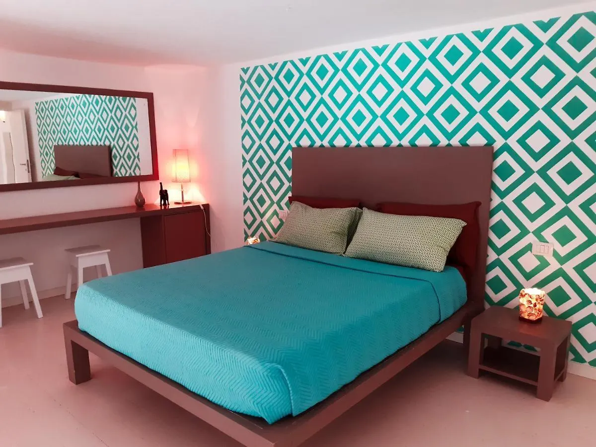 App Rosanna, Estoril Beach, 2Steps From The Sea, Free Wi-Fi & Ac contacts