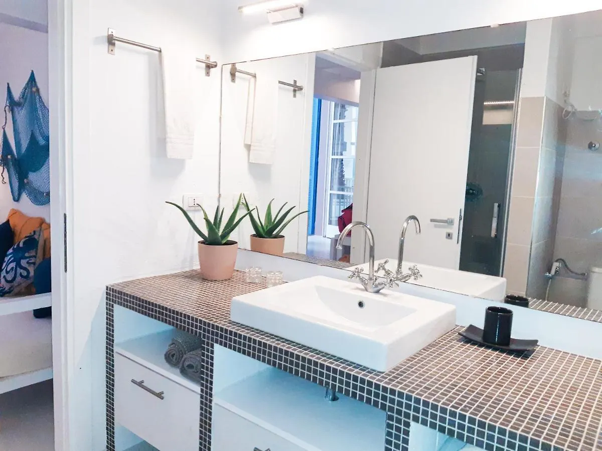 Apartment App Rosanna, Estoril Beach, 2Steps From The Sea, Free Wi-Fi & Ac Sal Rei